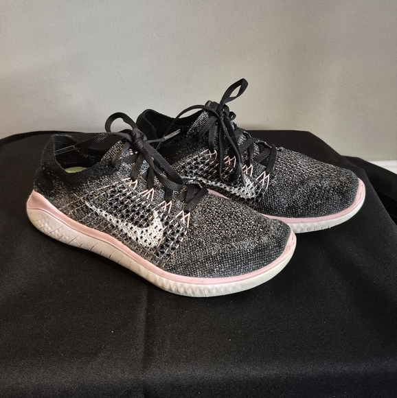 Shoes - Picture 2 of 4